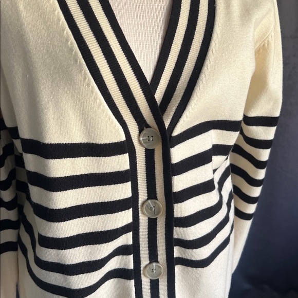 Evereve Cream and Black Knit Cardigan - Picture 2 of 7